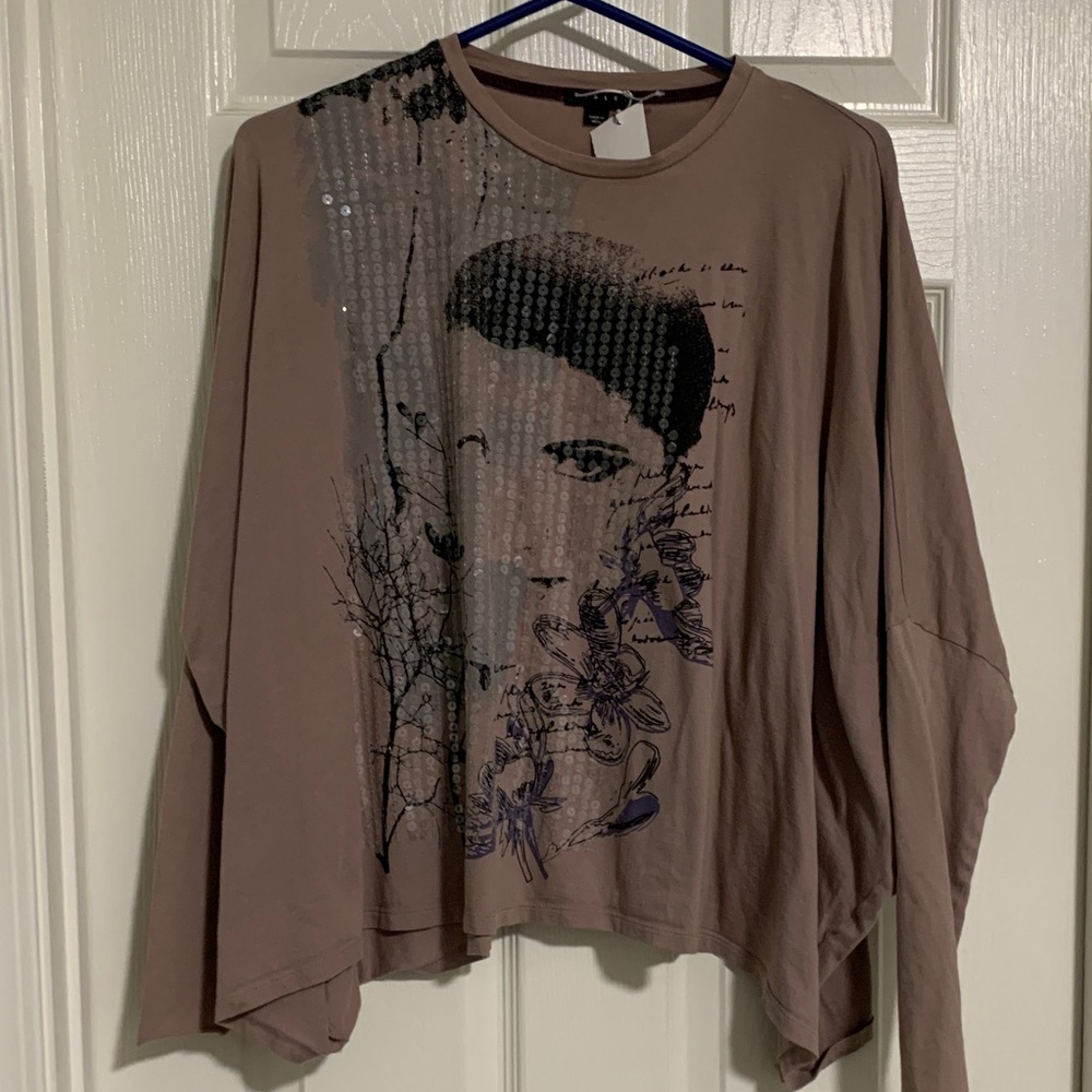 Chic and sassy s/m top